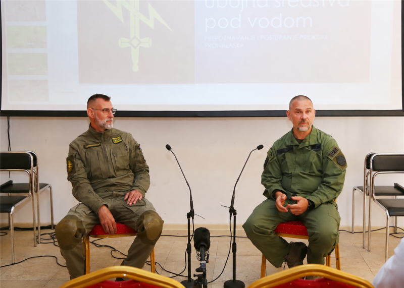 protueksplozijski-ronioci-specijalne-policije-Davor-Tutek-i-Robert-Dorinka